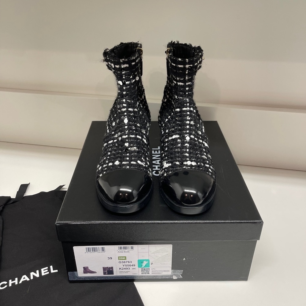 NWT Chanel Tweed Patent Cap Toe Ankle Boots